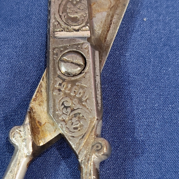 Vintage Spanish Toledo Etched Sewing Scissors - Picture 7 of 11